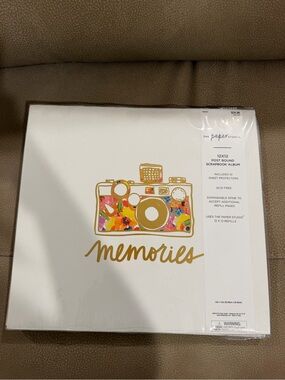 The Paper Studio "Memories" 12x12 Scrapbook Album - NEW